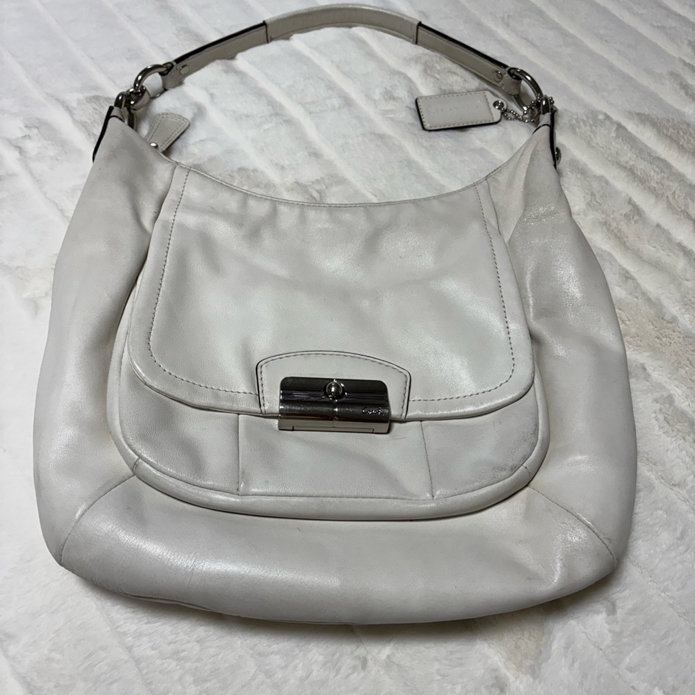 Elegant White Leather Shoulder Bag
